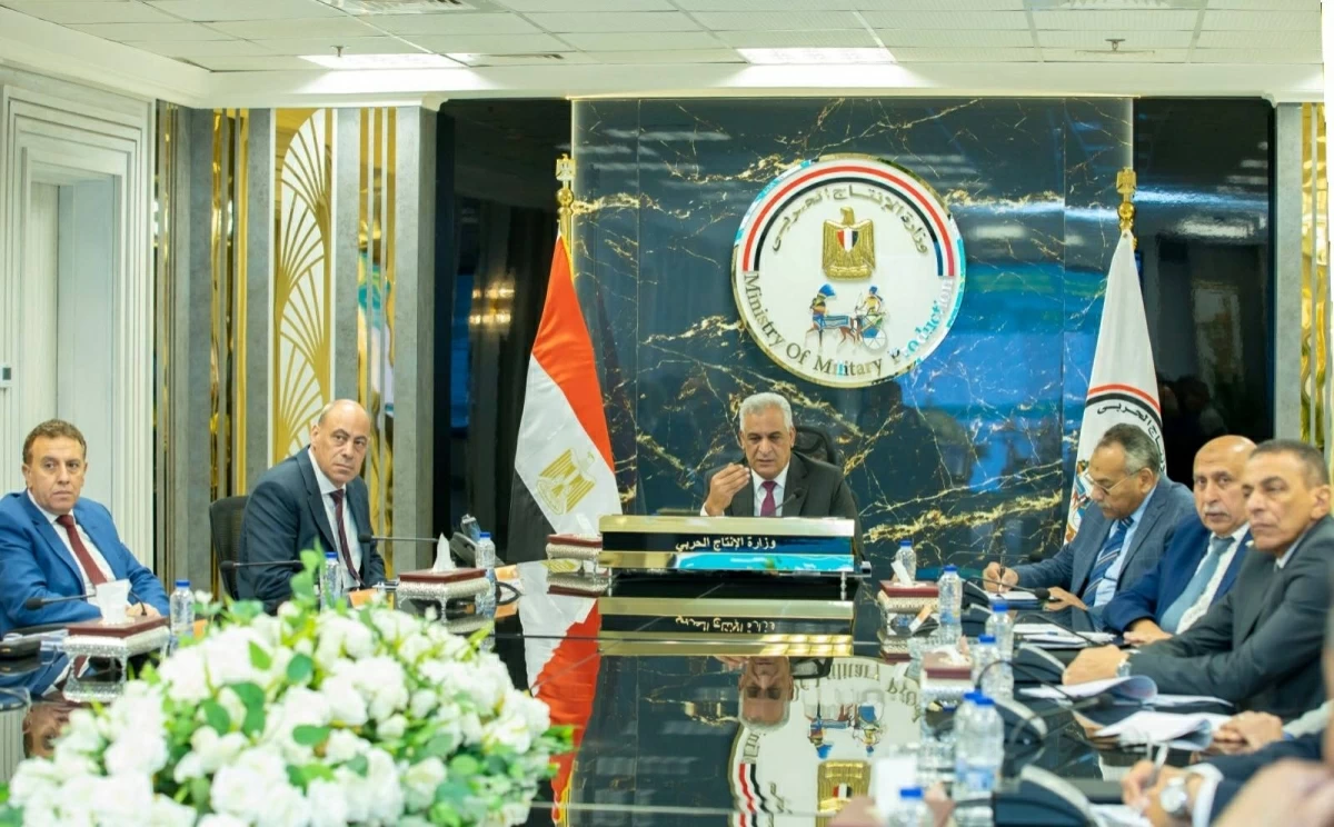 وزير الإنتاج الحربي للشركات المُنفذة لمشروعات «حياة كريمة» بالمحافظات: لا تهاون مع أي تأخير