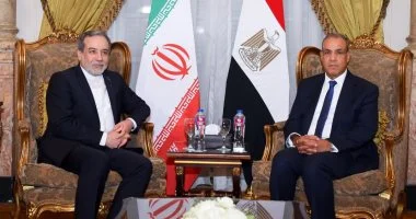 وزيرا الخارجية يبحث مع نظيره الإيرانى تطورات التفاوض بين واشنطن وطهران