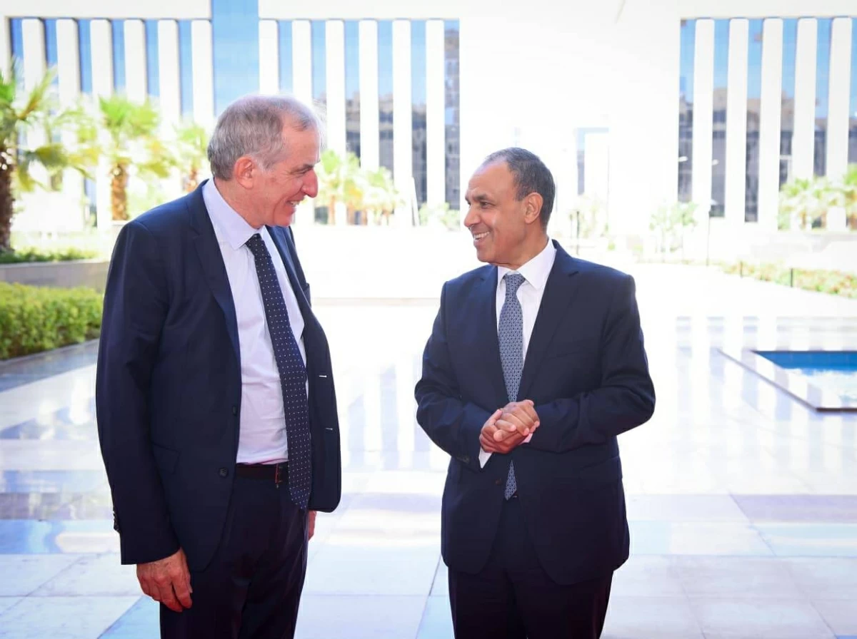 وزير الخارجية يبحث مع الممثل الأوروبي الخاص لعملية السلام تطورات الأوضاع في الأراضي الفلسطينية