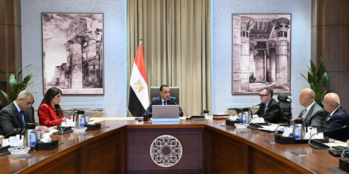 رئيس الوزراء يتابع جهود تنفيذ الخطة الاستراتيجية لتحلية مياه البحر